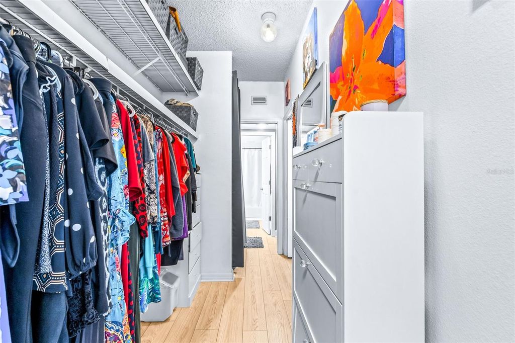 Image 20 of property listing at 4405 W FAIR OAKS AVENUE 11, Tampa, FL 33611