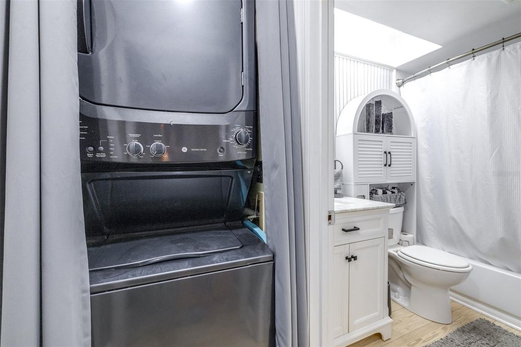 Image 23 of property listing at 4405 W FAIR OAKS AVENUE 11, Tampa, FL 33611