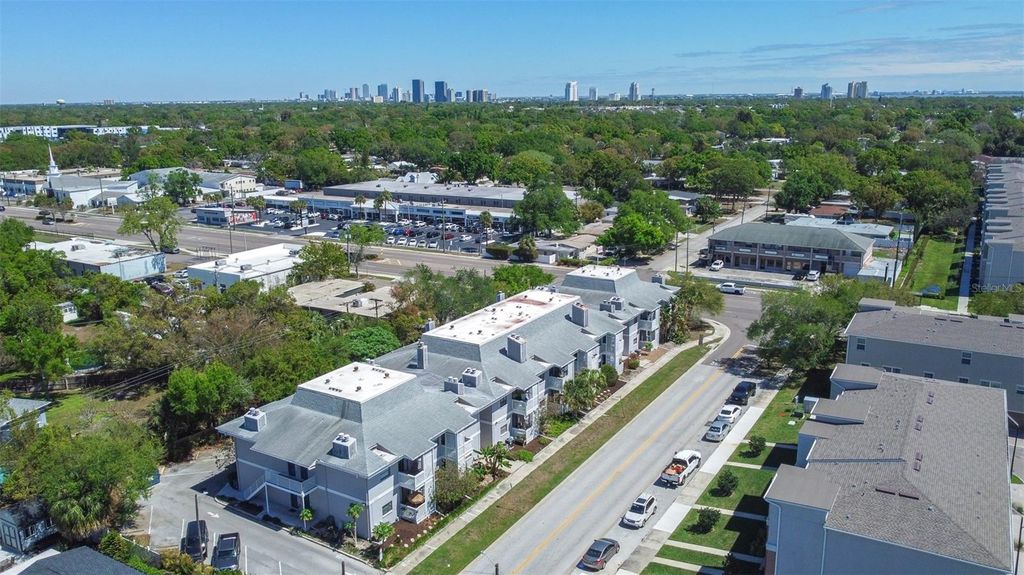 Image 28 of property listing at 4405 W FAIR OAKS AVENUE 11, Tampa, FL 33611