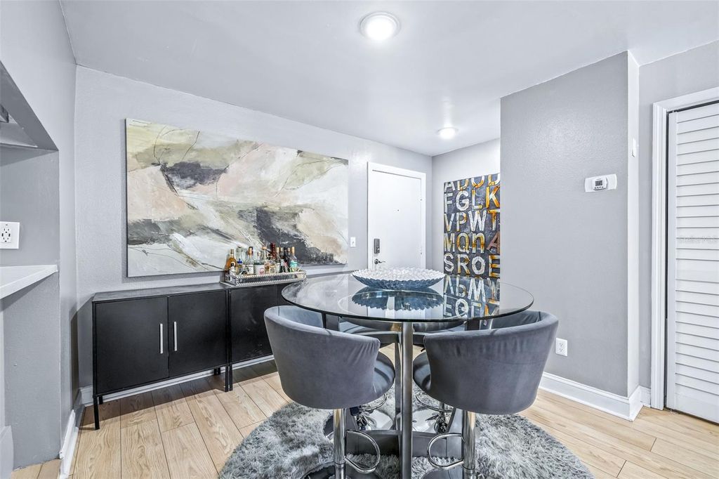 Image 5 of property listing at 4405 W FAIR OAKS AVENUE 11, Tampa, FL 33611