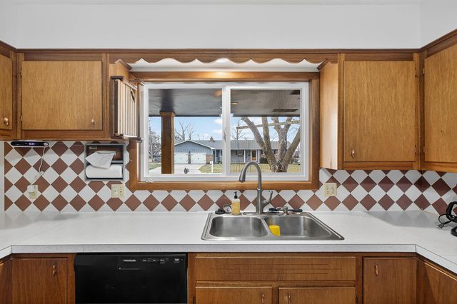 2754 W 3rd Ave, El Dorado, KS 67042