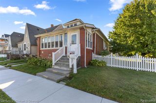 823 Saint John Street, Wyandotte, MI 48192