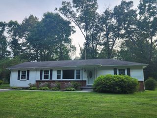 1200 Harton Blvd, Tullahoma, TN 37388