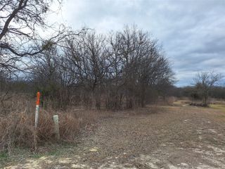 303 Creekwood Drive, Blum, TX 76627