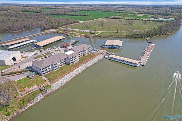 12100 Two Rivers Drive C4, Athens, AL 35611