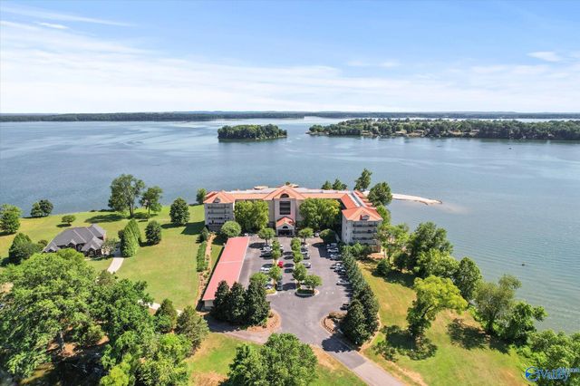 12100 Two Rivers Drive C4, Athens, AL 35611