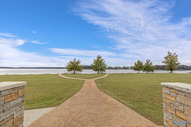 12100 Two Rivers Drive C4, Athens, AL 35611