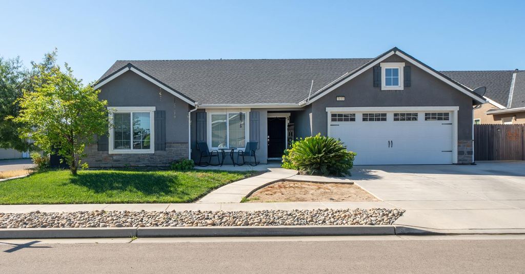 Image 1 of property listing at 3133 4th Street, Sanger, CA 93657