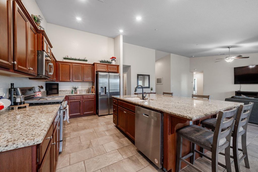 Image 12 of property listing at 3133 4th Street, Sanger, CA 93657