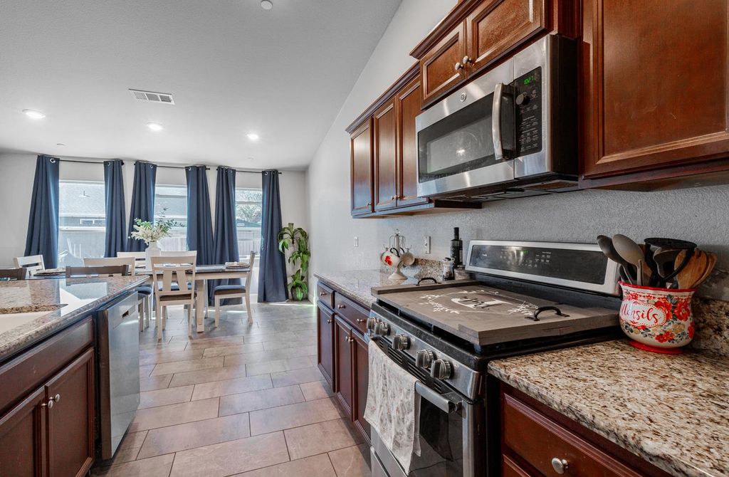 Image 14 of property listing at 3133 4th Street, Sanger, CA 93657