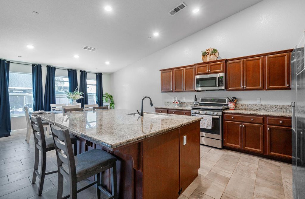 Image 16 of property listing at 3133 4th Street, Sanger, CA 93657