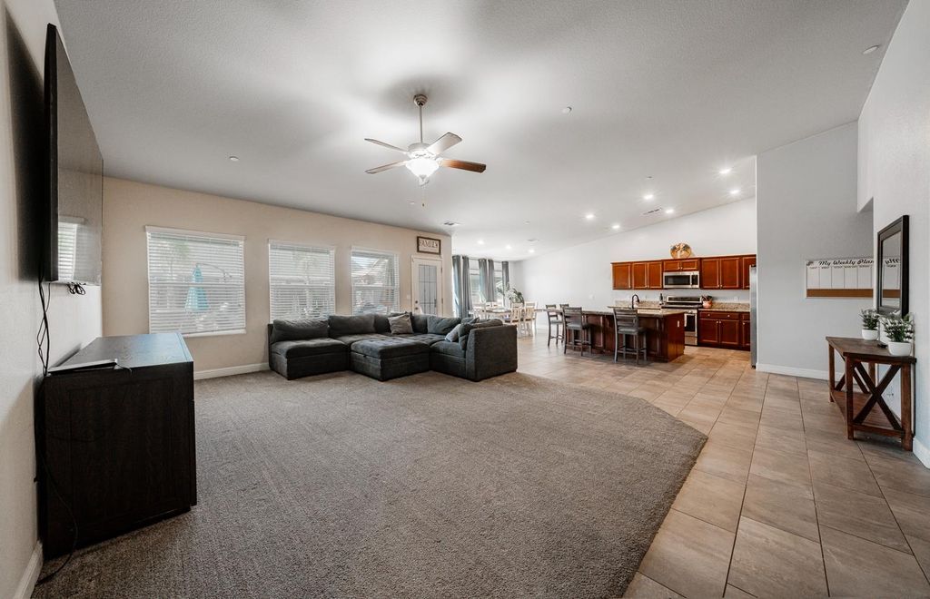 Image 7 of property listing at 3133 4th Street, Sanger, CA 93657