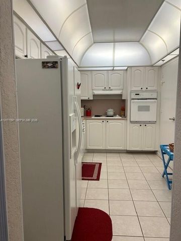 3801 S Ocean Drive 2D, Hollywood, FL 33019