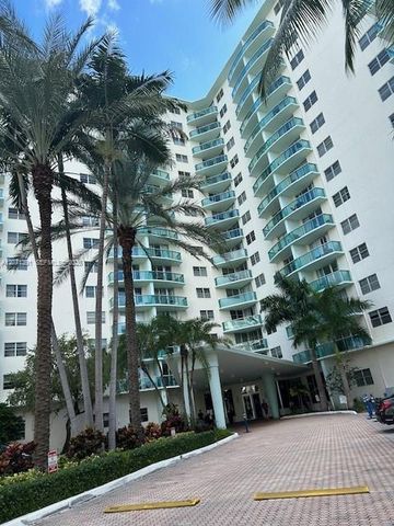 3801 S Ocean Drive 2D, Hollywood, FL 33019