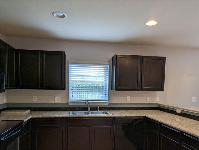 219 WOODKNOLL PLACE, Valrico, FL 33594