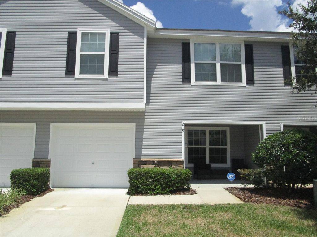 219 WOODKNOLL PLACE, Valrico, FL 33594