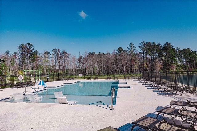 442 Coconut Drive, Bloomingdale, GA 31302