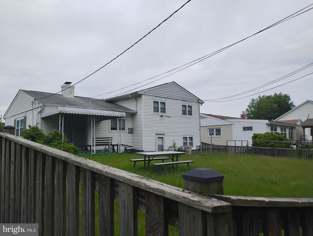 Image 2 of property listing at 3733 CORONADO RD, Baltimore, MD 21244