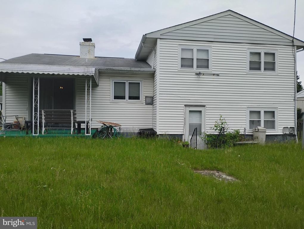 Image 4 of property listing at 3733 CORONADO RD, Baltimore, MD 21244