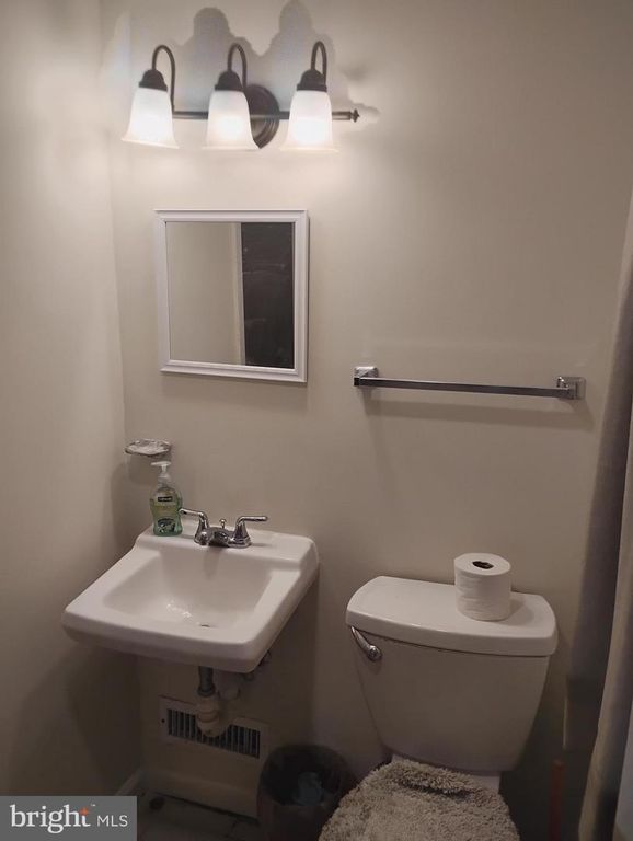 Image 61 of property listing at 3733 CORONADO RD, Baltimore, MD 21244
