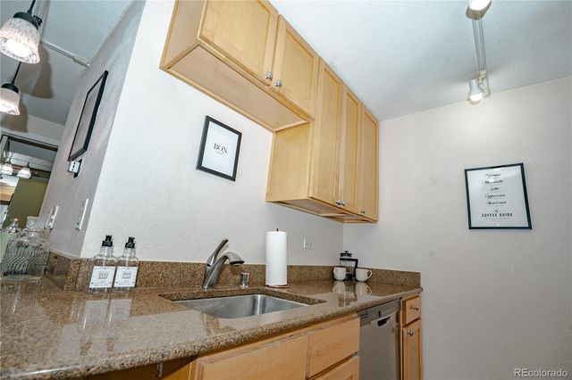 1150 Vine Street 203, Denver, CO 80206