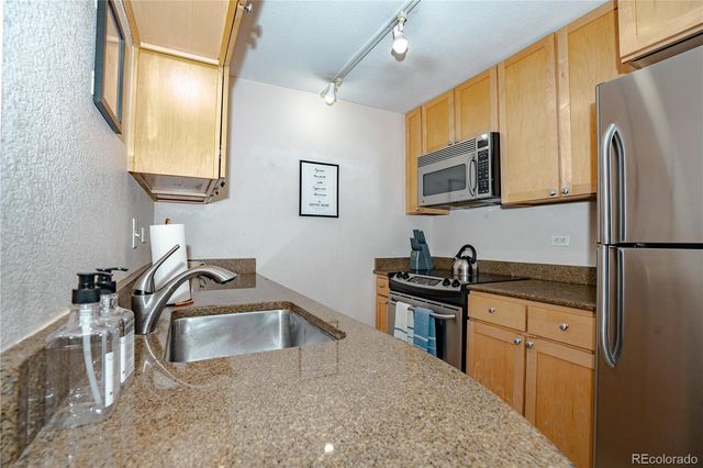 1150 Vine Street 203, Denver, CO 80206