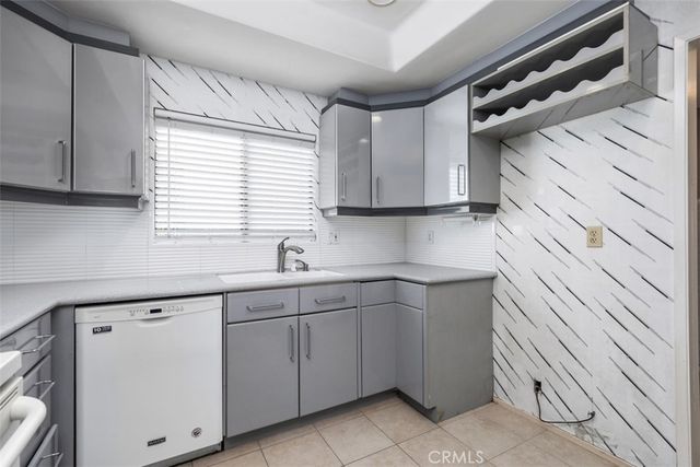 17818 Villamoura, Poway, CA 92064