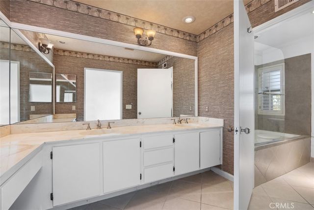 17818 Villamoura, Poway, CA 92064