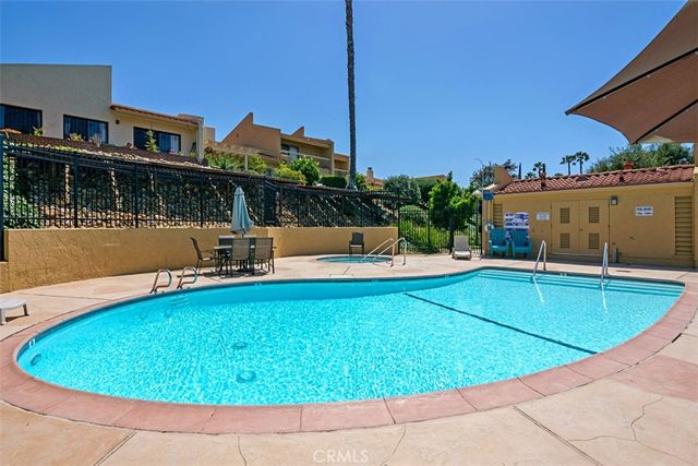 17818 Villamoura, Poway, CA 92064