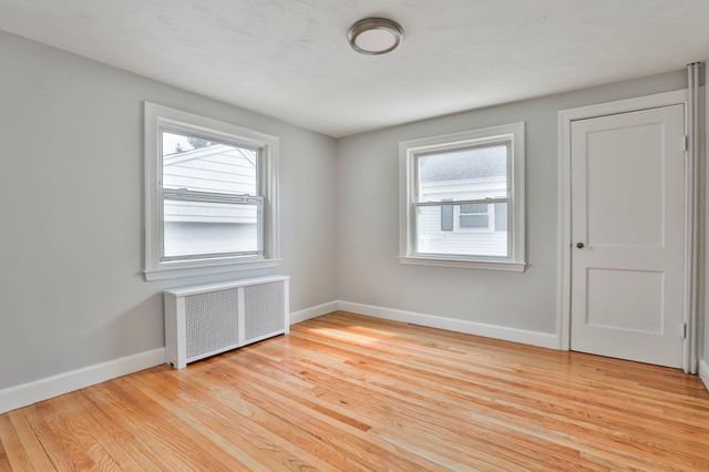 244 Palmer St, Quincy, MA 02169