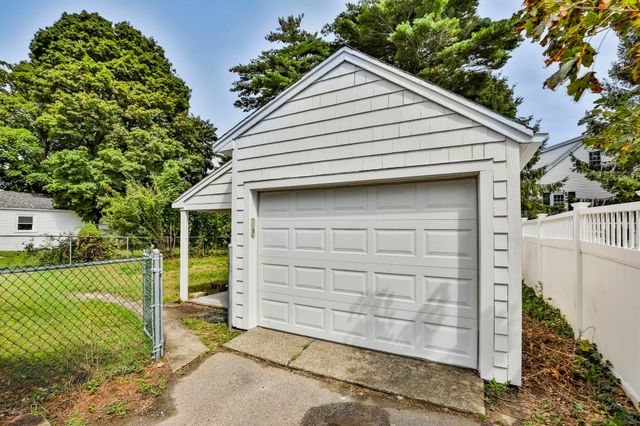 244 Palmer St, Quincy, MA 02169