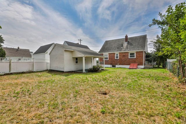 244 Palmer St, Quincy, MA 02169
