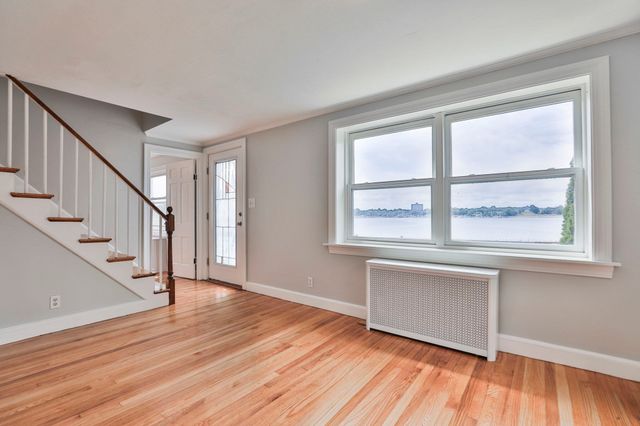 244 Palmer St, Quincy, MA 02169