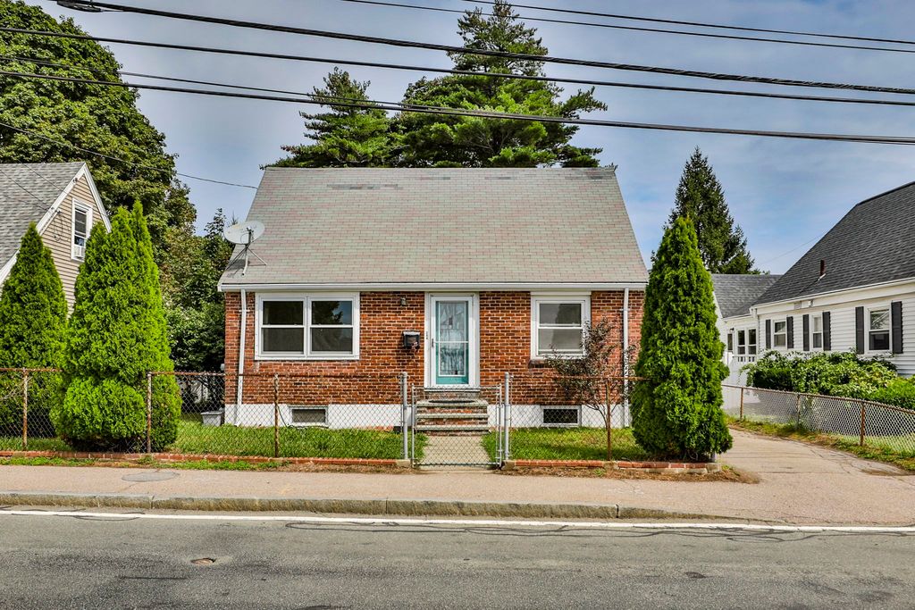 244 Palmer St, Quincy, MA 02169