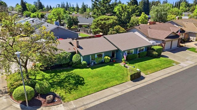 9130 Rancho Dr, Elk Grove, CA 95624