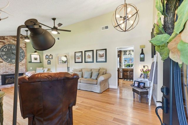 9130 Rancho Dr, Elk Grove, CA 95624