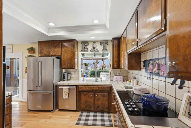 9130 Rancho Dr, Elk Grove, CA 95624