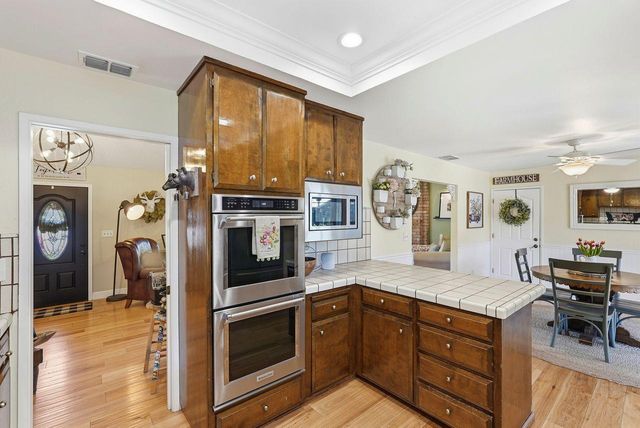 9130 Rancho Dr, Elk Grove, CA 95624