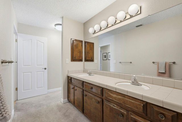 9130 Rancho Dr, Elk Grove, CA 95624