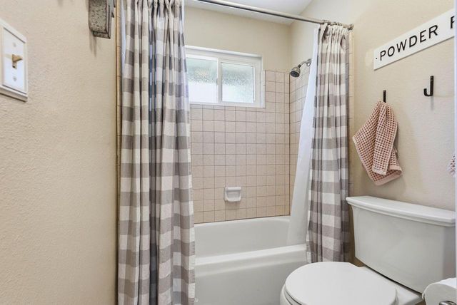 9130 Rancho Dr, Elk Grove, CA 95624