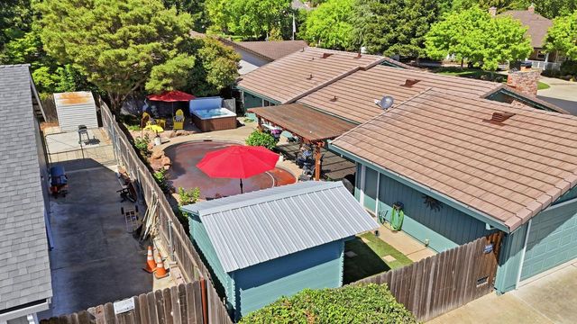 9130 Rancho Dr, Elk Grove, CA 95624