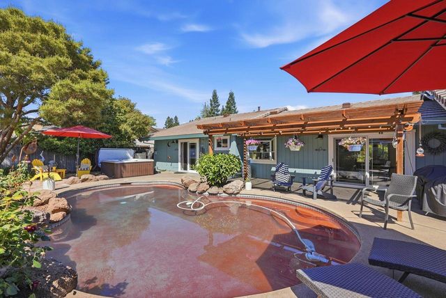 9130 Rancho Dr, Elk Grove, CA 95624