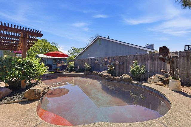 9130 Rancho Dr, Elk Grove, CA 95624