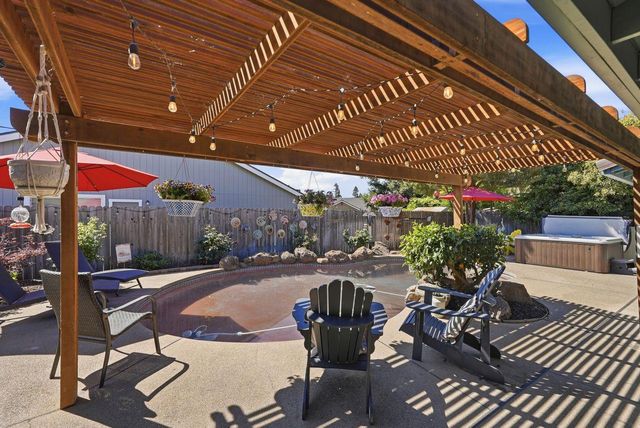 9130 Rancho Dr, Elk Grove, CA 95624