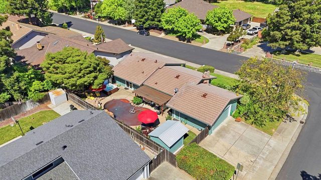 9130 Rancho Dr, Elk Grove, CA 95624