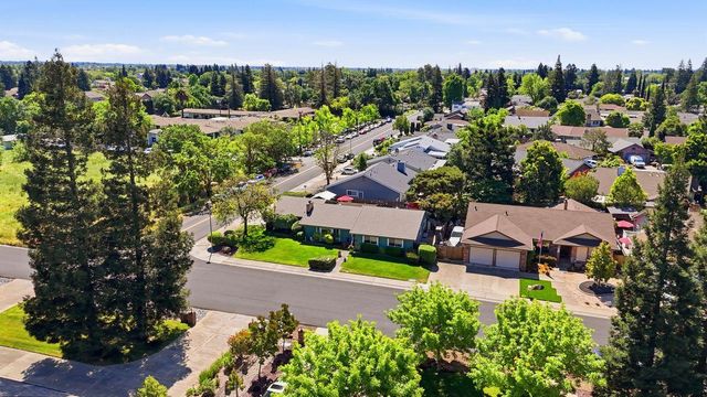 9130 Rancho Dr, Elk Grove, CA 95624