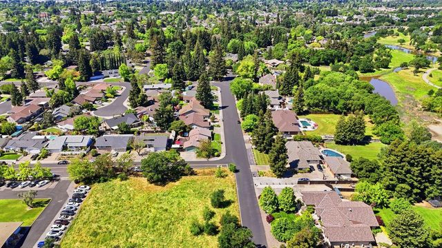 9130 Rancho Dr, Elk Grove, CA 95624