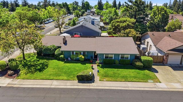 9130 Rancho Dr, Elk Grove, CA 95624