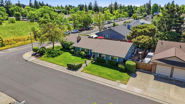 9130 Rancho Dr, Elk Grove, CA 95624