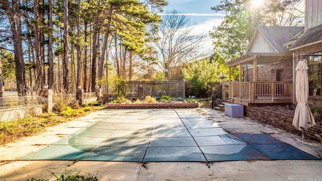 33 Club Manor Road, Maumelle, AR 72113